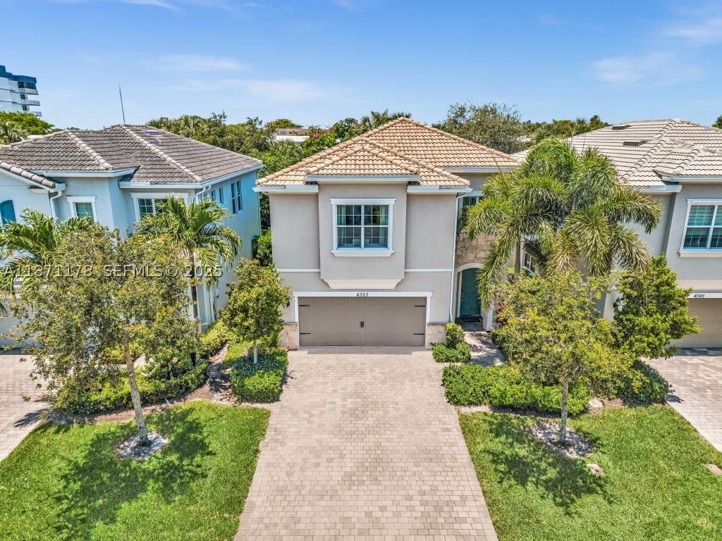 Welcome to Parkview at Hillcrest in Hollywood, just minutes from the beach! a newer master planned community featuring a comprehensive storm drainage system, designed to help manage south fl rainfall, This 2-story Sienna model offers 4 bedrooms, 2.5 baths, a spacious loft, and 2,403 sq. ft. of living space with hurricane-impact windows and doors. The open kitchen features granite countertops, a large island, and plenty of storage. Enjoy a covered patio and 2-car garage. Parkview is a gated community with resort-style amenities including clubhouse, fitness center, pool, and playground. Close to major highways, Aventura Mall, Hard Rock Casino, and the Hollywood Boardwalk.

+++Pulty Upgrades+++:
This home includes $50,000 in Pulty upgrades, featuring: kitchen backsplash, upgraded door knobs throughout, floor outlets in the living area, pocket doors in the extra room, laminate flooring on stairs and second floor, and custom cabinets in the laundry room.