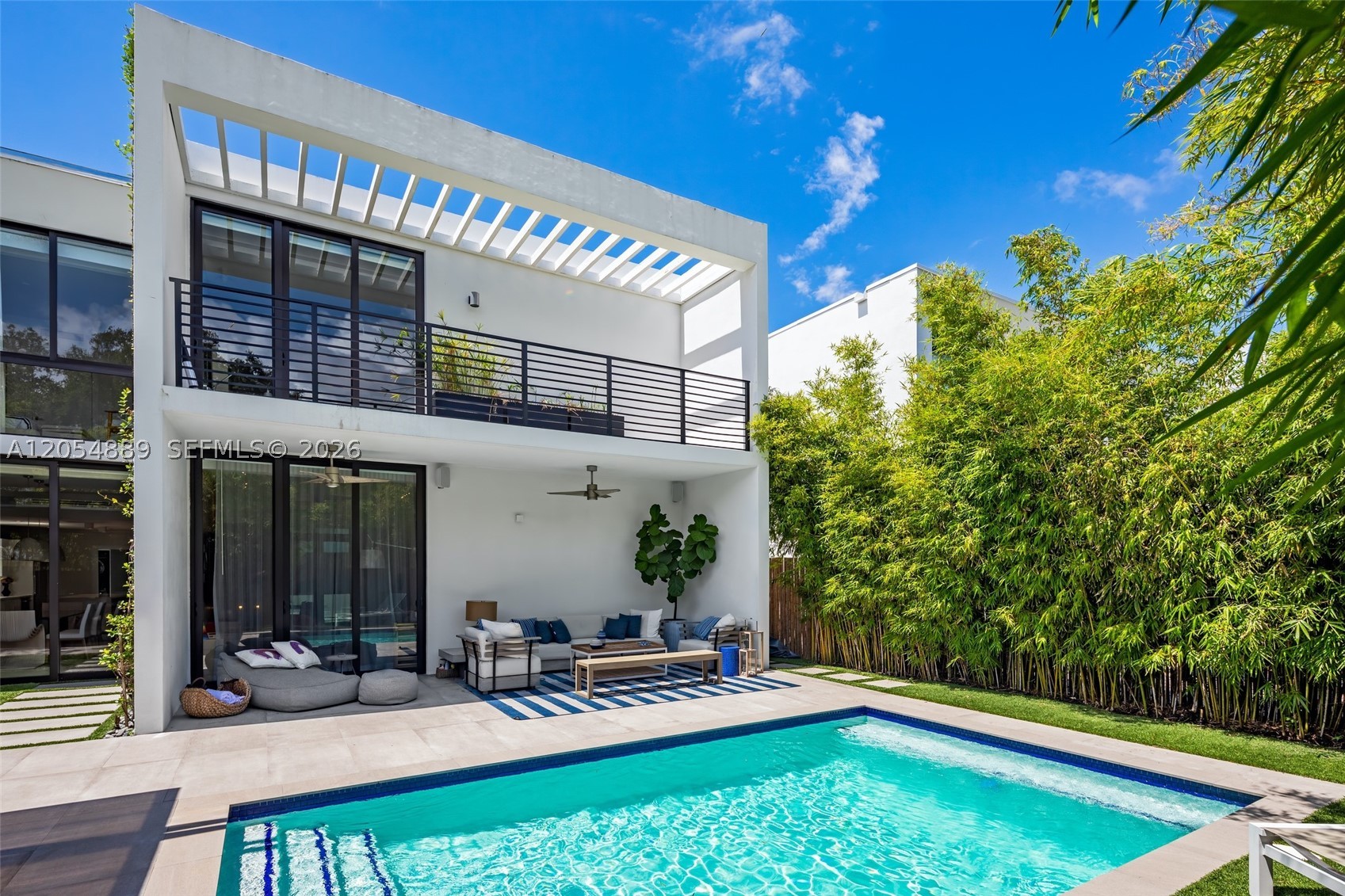 8600 EAST DIXIE - Residential Lease