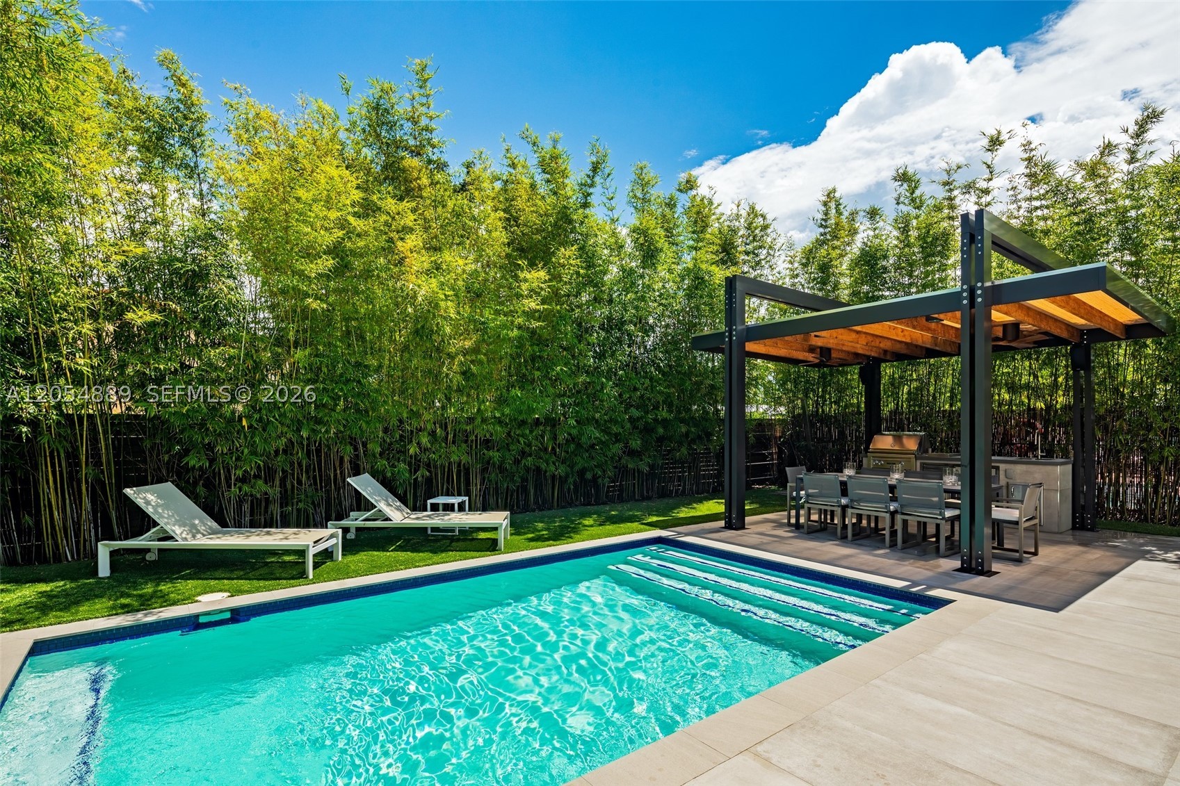 8600 EAST DIXIE - Residential Lease