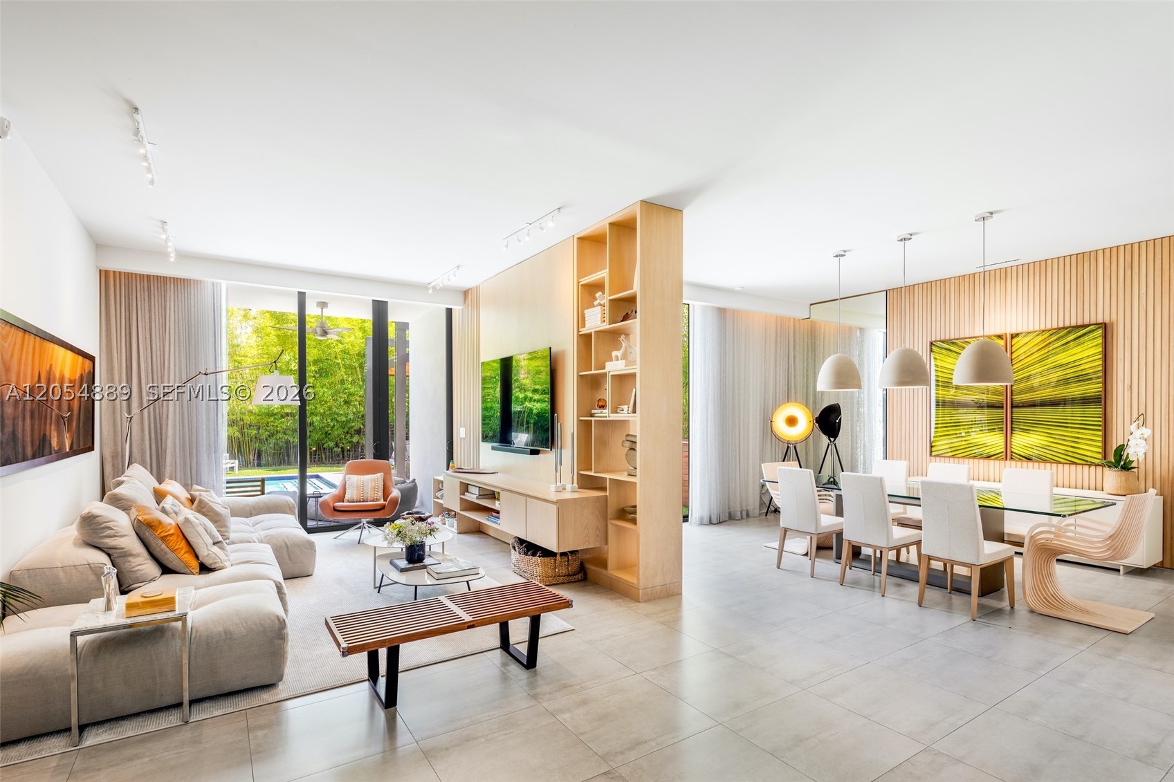 8600 EAST DIXIE - Residential Lease