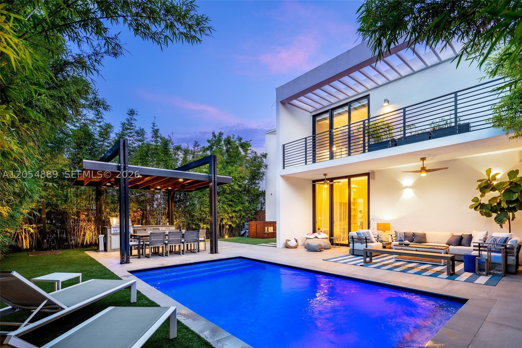 8600 EAST DIXIE - Residential Lease
