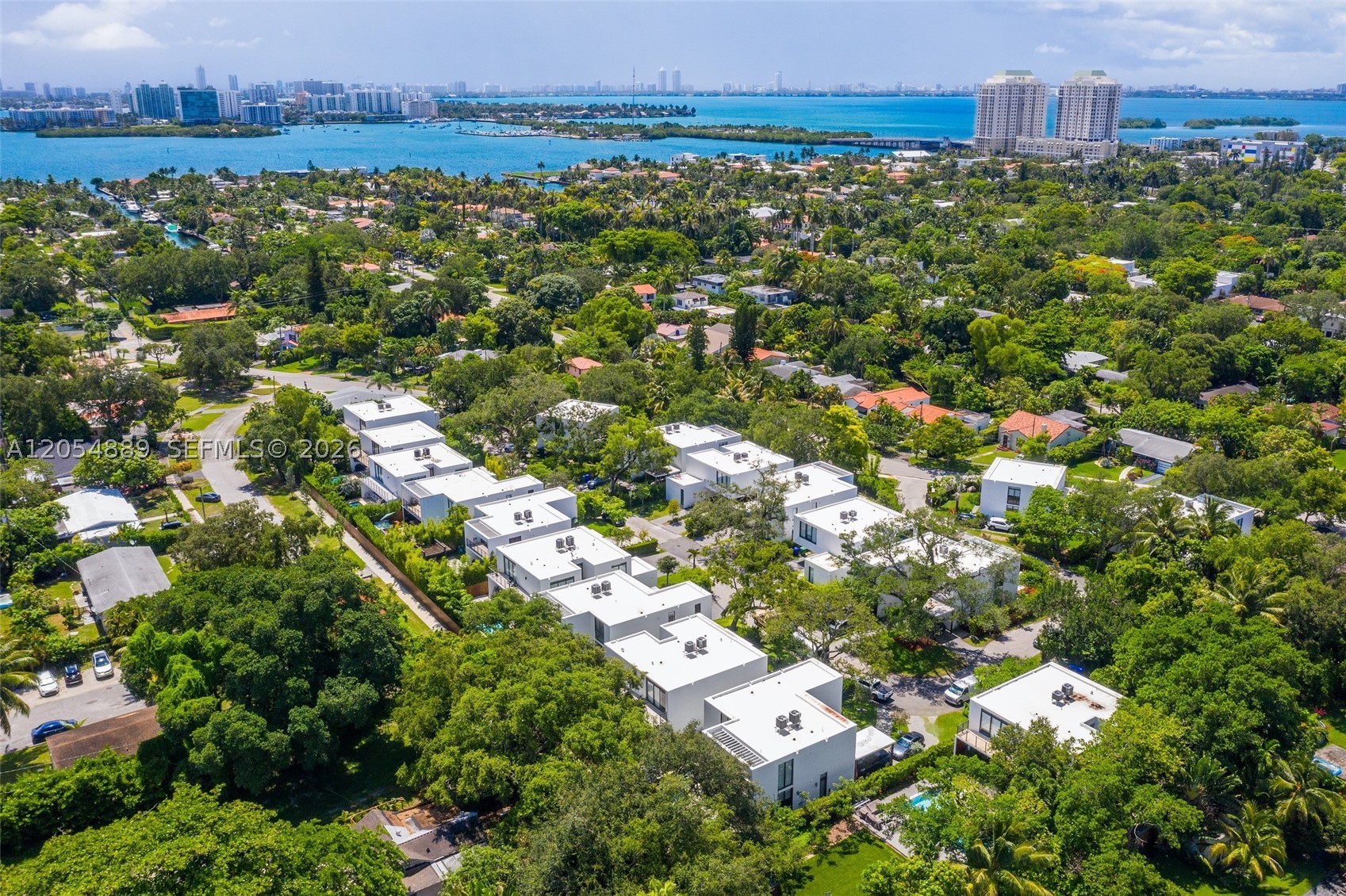 8600 EAST DIXIE - Residential Lease