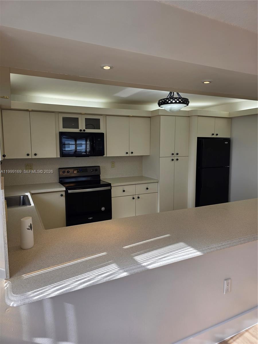 COMMODORE PLAZA CONDO - Residential