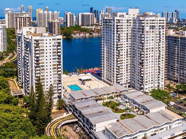 COMMODORE PLAZA CONDO - Residential
