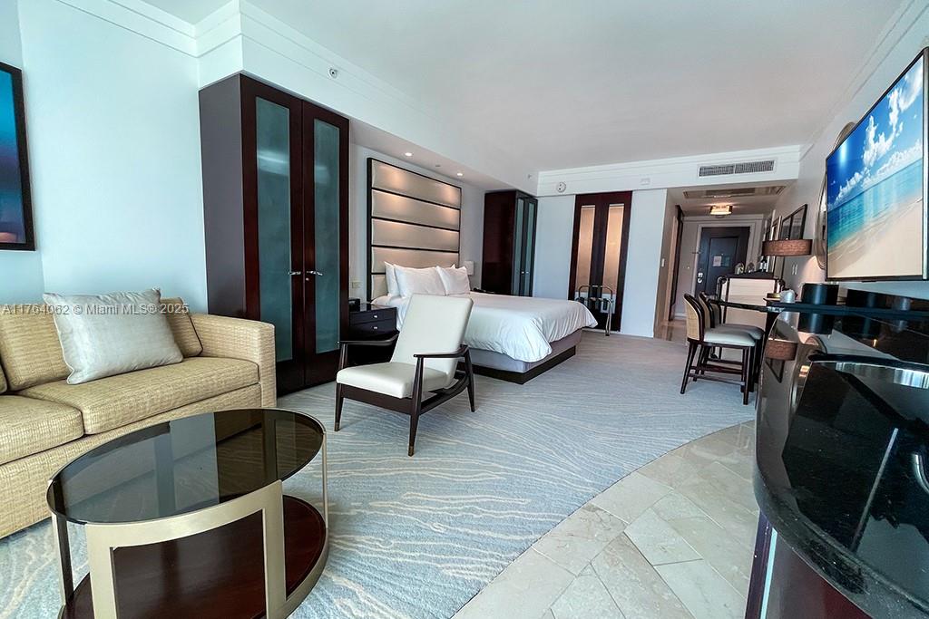 FONTAINEBLEAU III OCEAN C - Residential