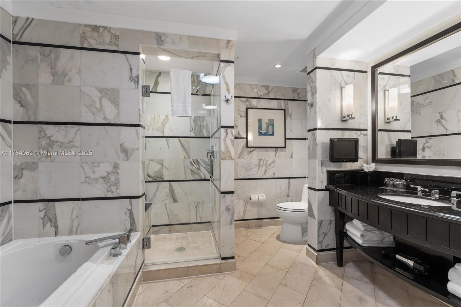 FONTAINEBLEAU III OCEAN C - Residential