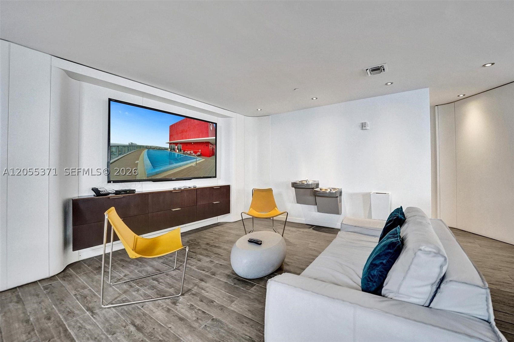 BEACHWALK CONDOMINIUM - Residential