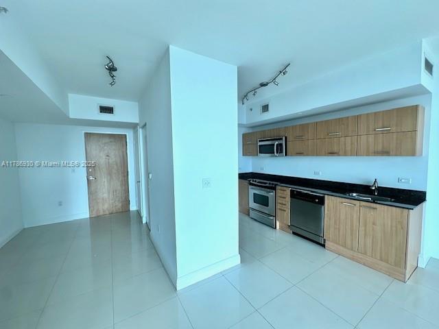 WIND CONDO - Residential Lease