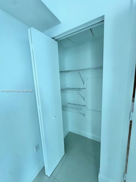 WIND CONDO - Residential Lease