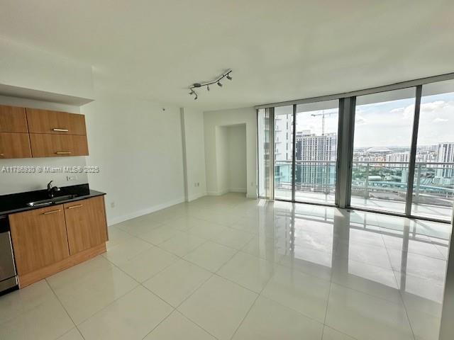WIND CONDO - Residential Lease
