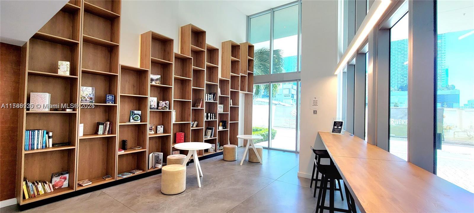 WIND CONDO - Residential Lease