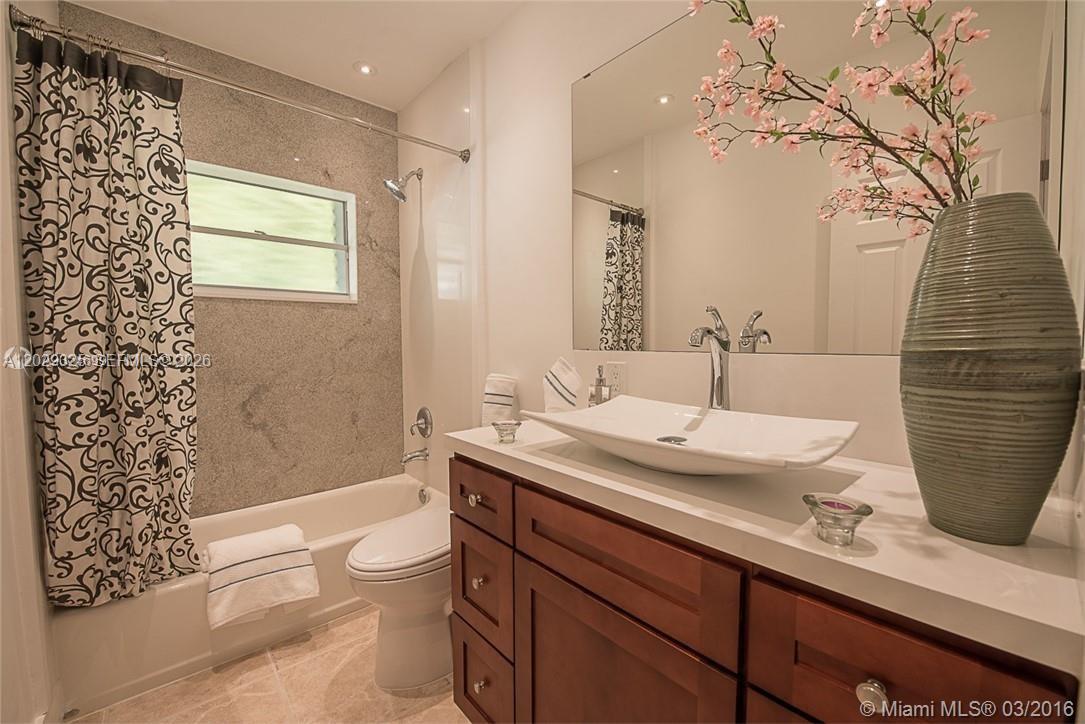 C GABLES RIVIERA SEC 12 - Residential Lease