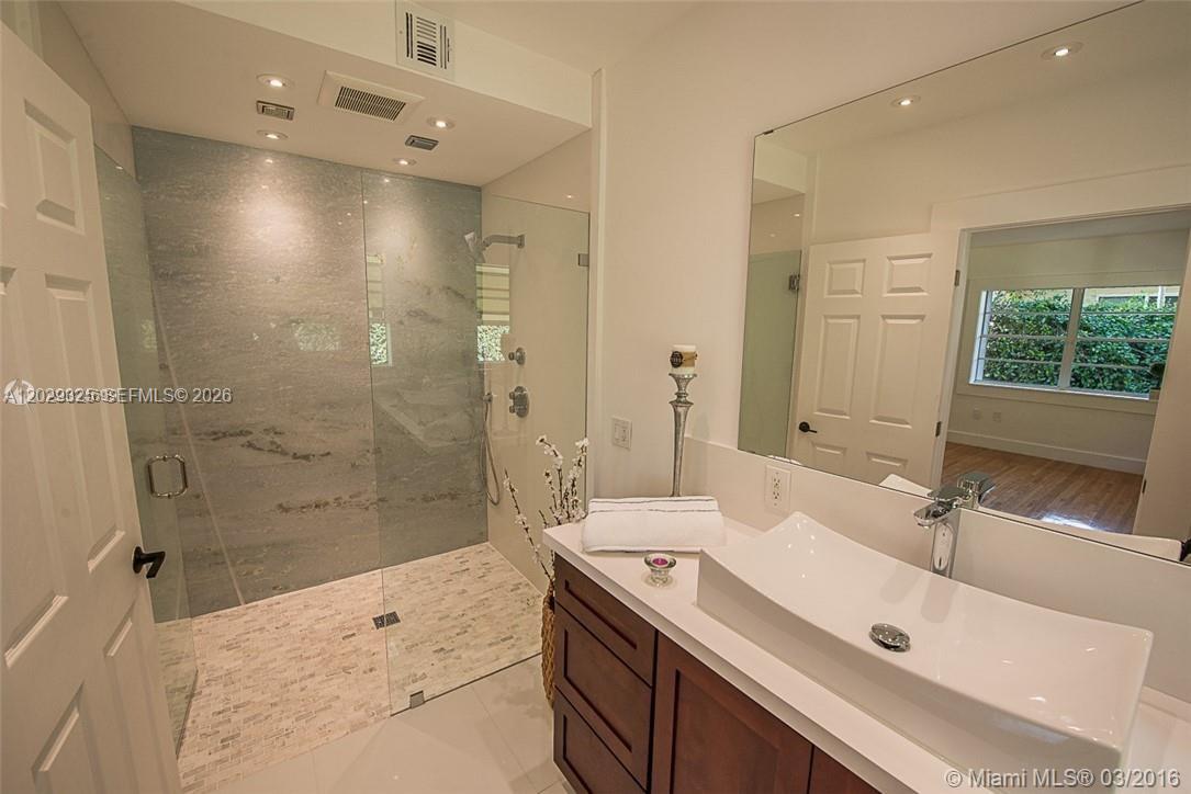 C GABLES RIVIERA SEC 12 - Residential Lease