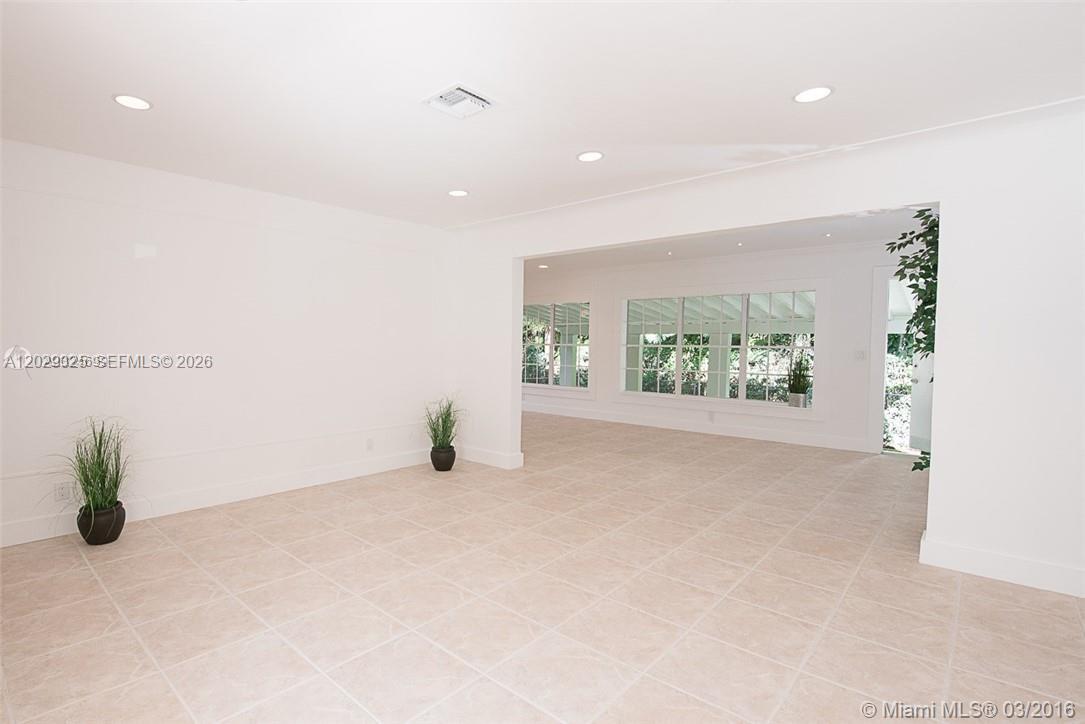 C GABLES RIVIERA SEC 12 - Residential Lease