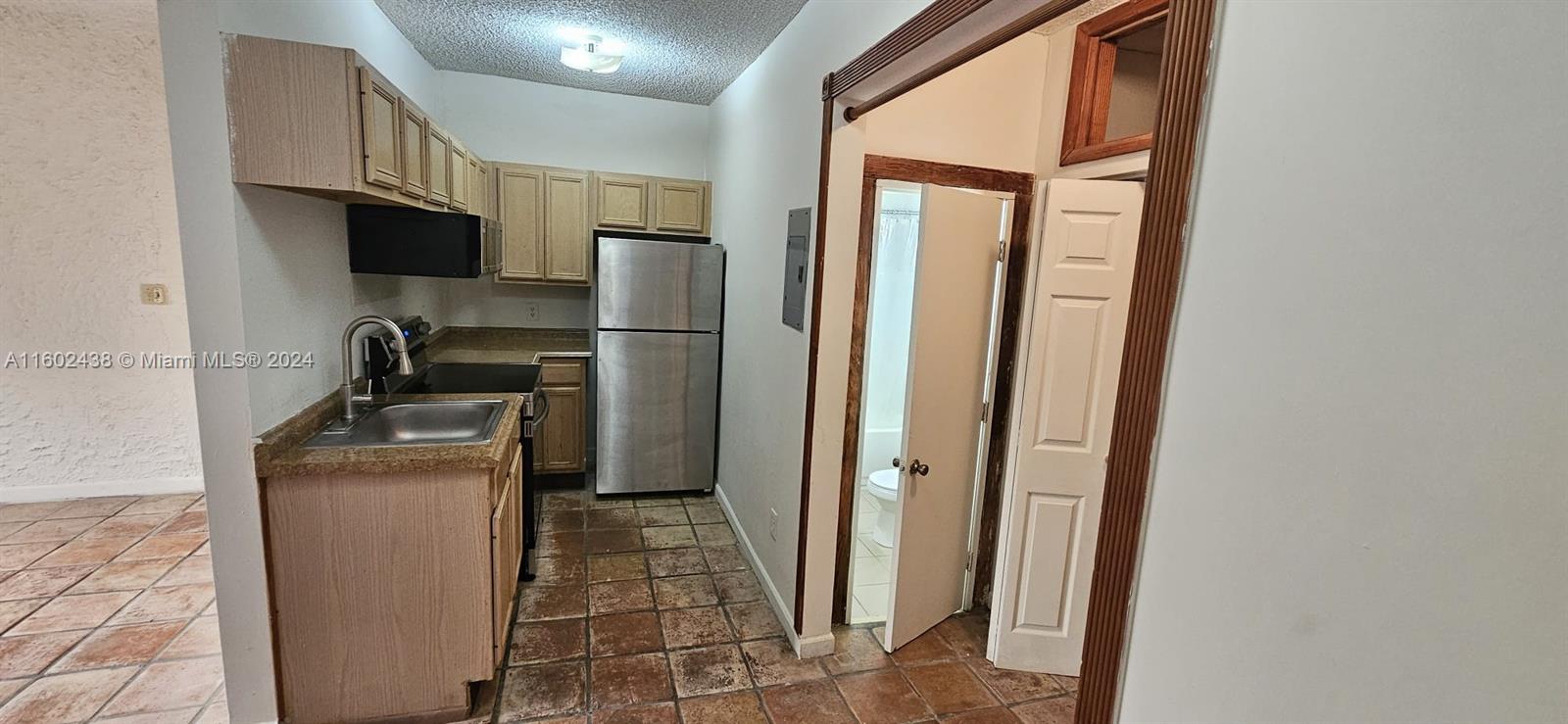 VENETIAN MANOR CONDO - Residential Lease