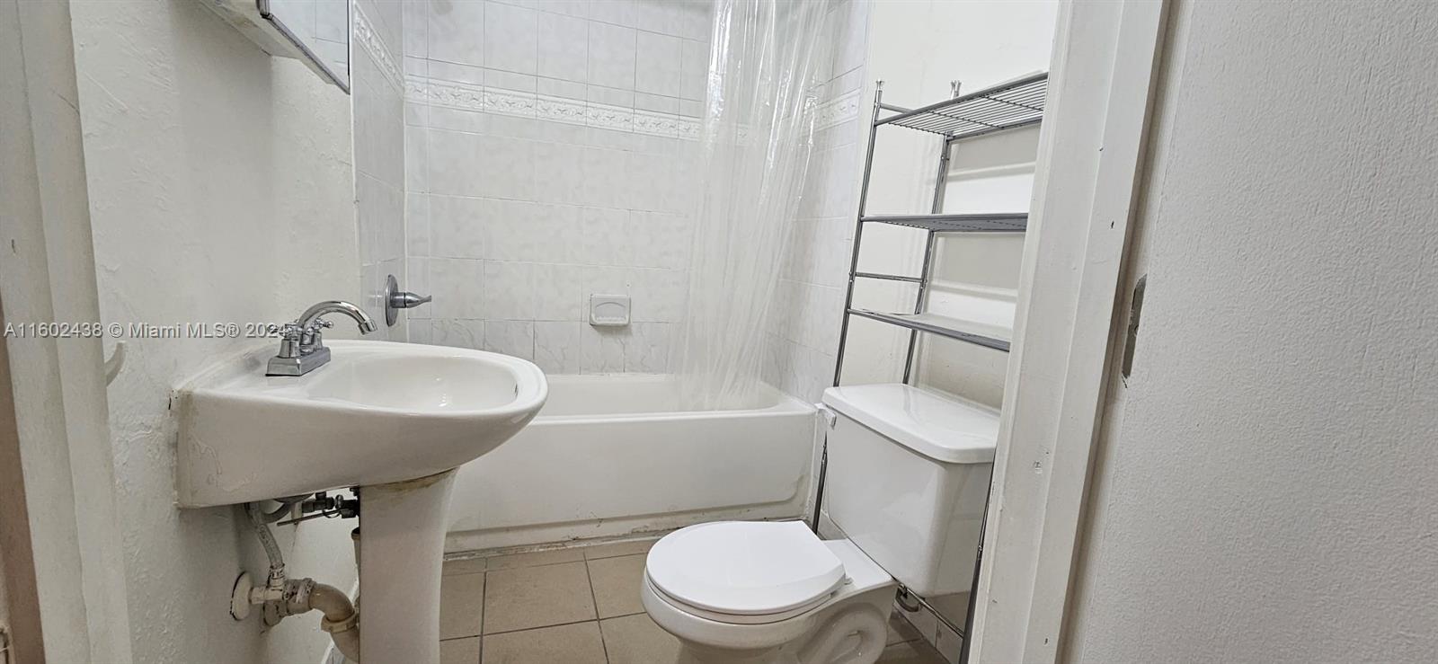 VENETIAN MANOR CONDO - Residential Lease