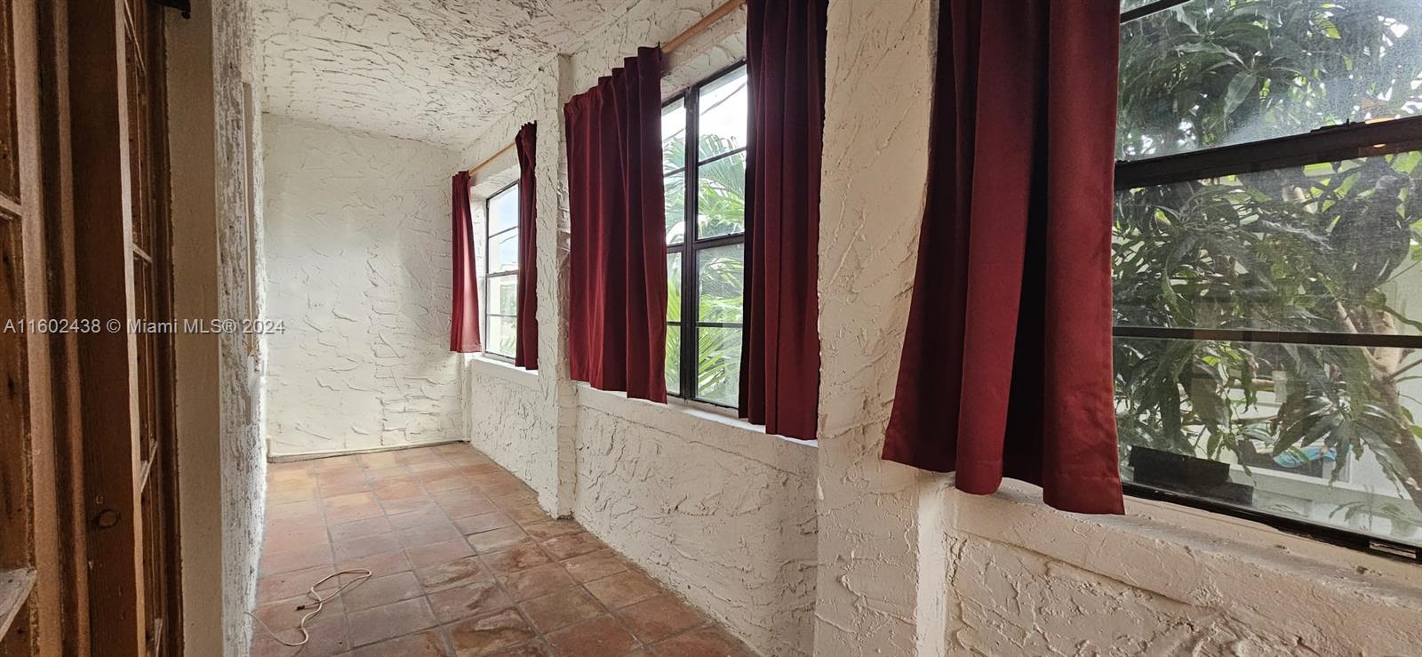 VENETIAN MANOR CONDO - Residential Lease
