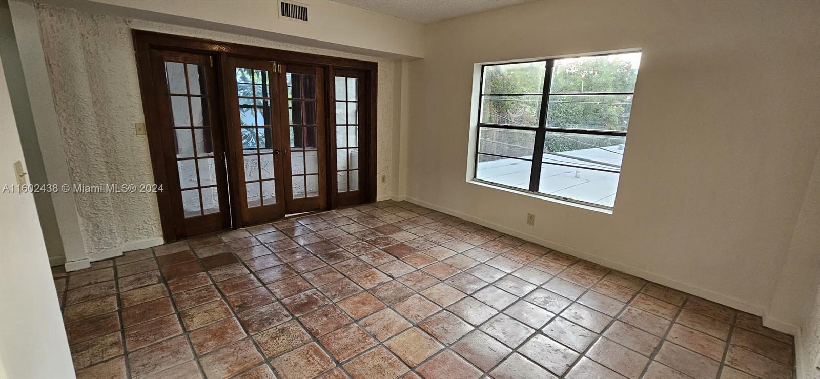 VENETIAN MANOR CONDO - Residential Lease