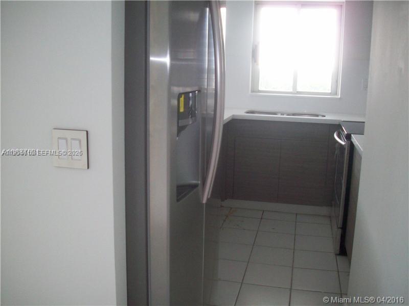 COMMODORE BAY CONDO - Residential