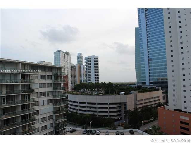COMMODORE BAY CONDO - Residential