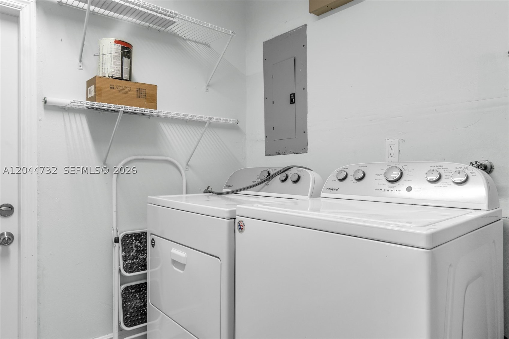 SUNSET GARDENS - Residential Lease