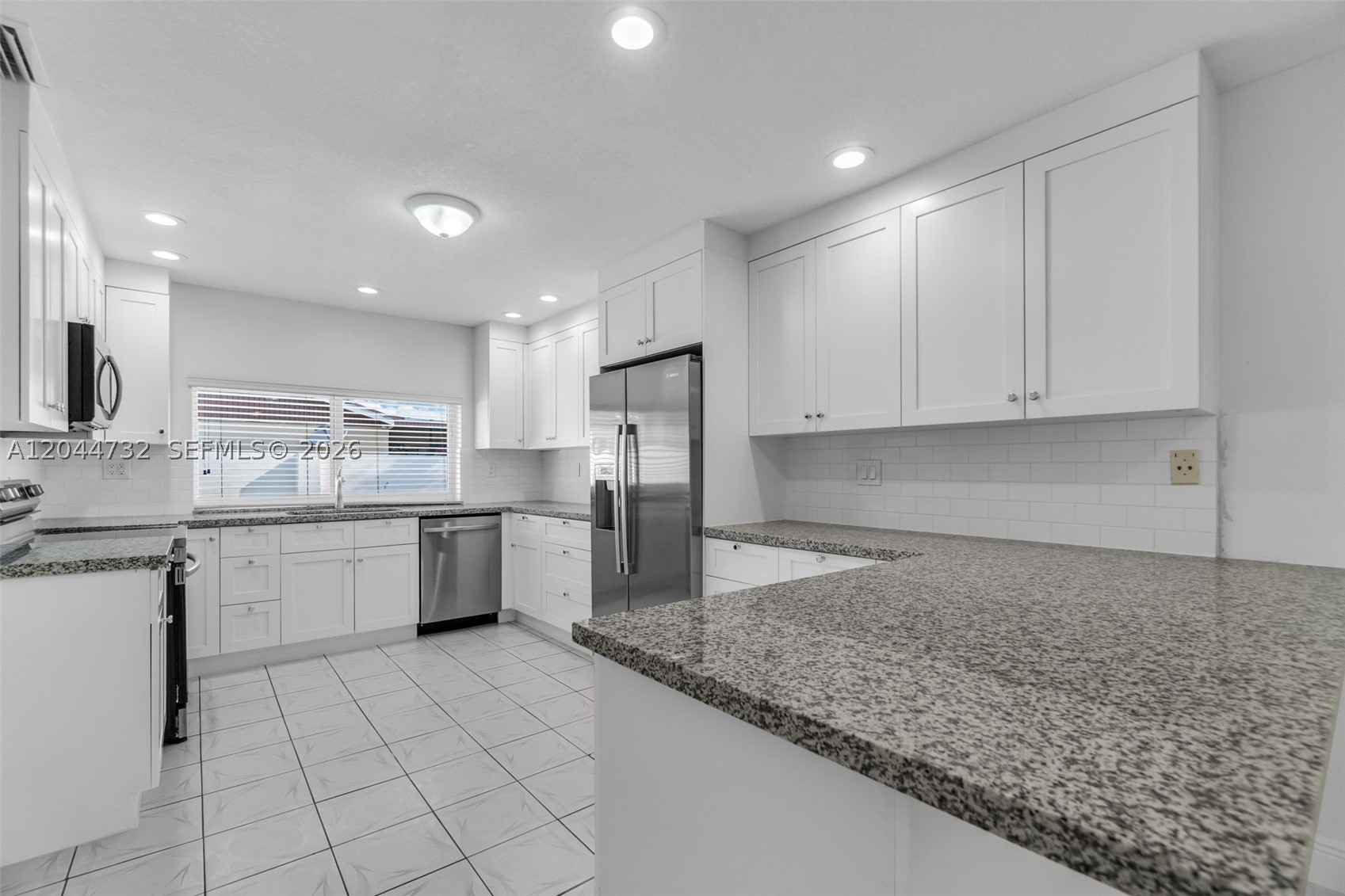 SUNSET GARDENS - Residential Lease