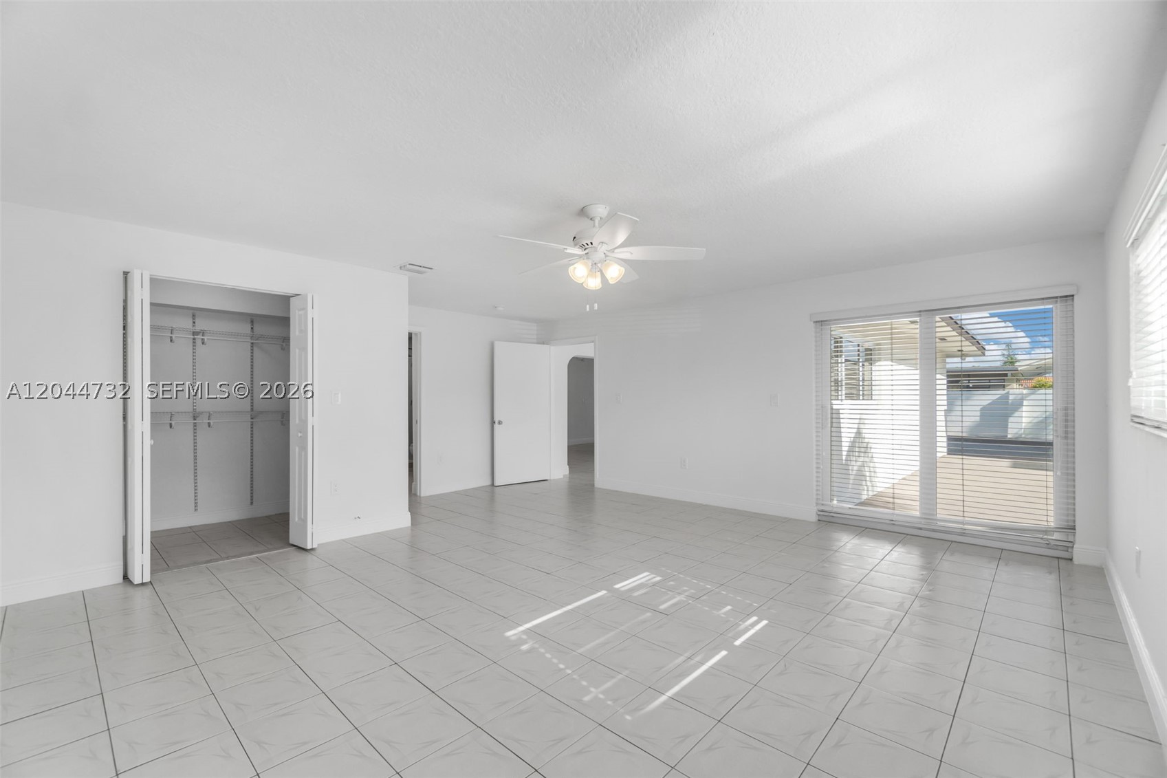 SUNSET GARDENS - Residential Lease