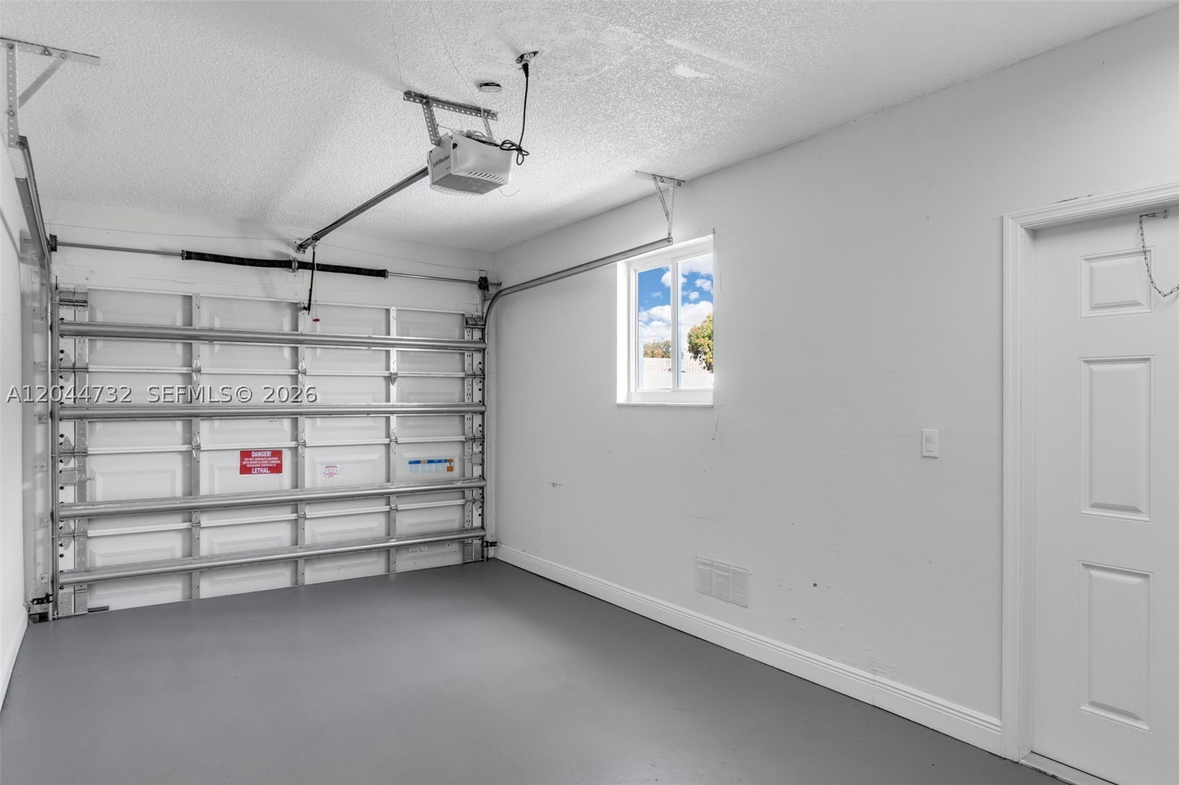 SUNSET GARDENS - Residential Lease