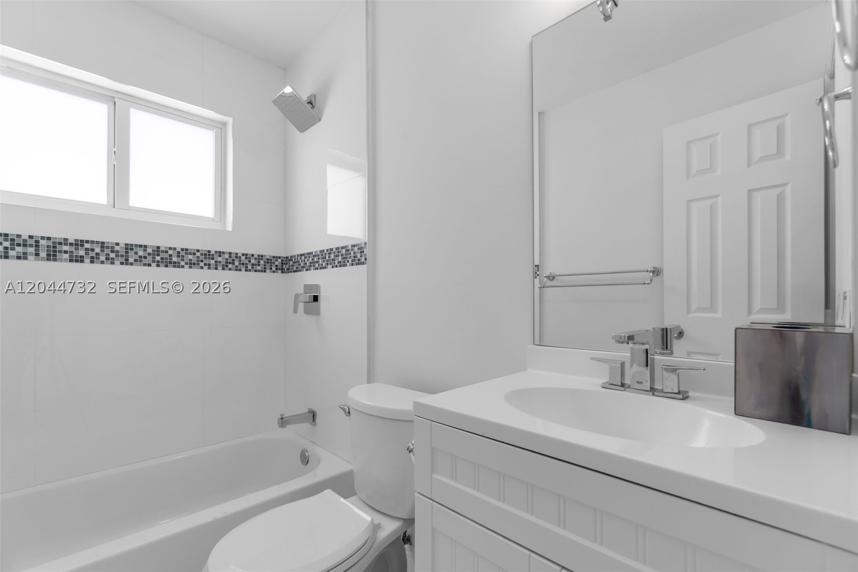 SUNSET GARDENS - Residential Lease