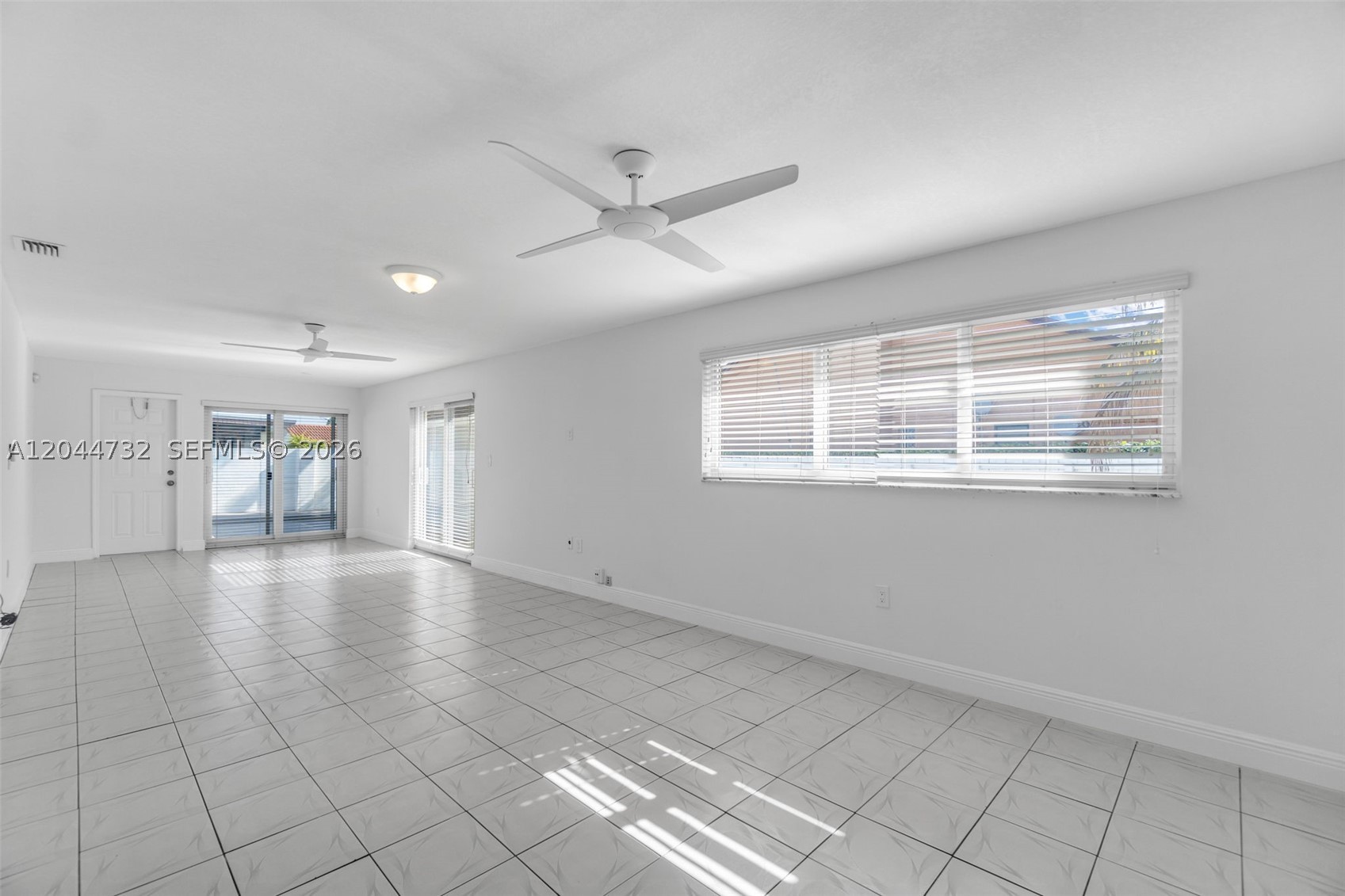 SUNSET GARDENS - Residential Lease