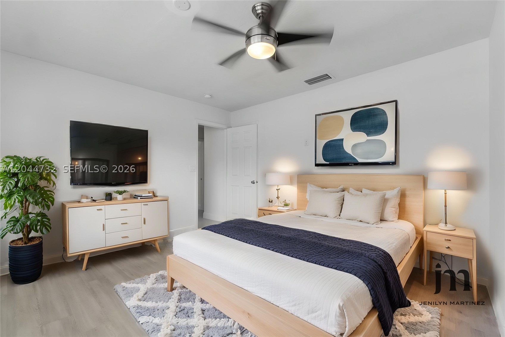 SUNSET GARDENS - Residential Lease