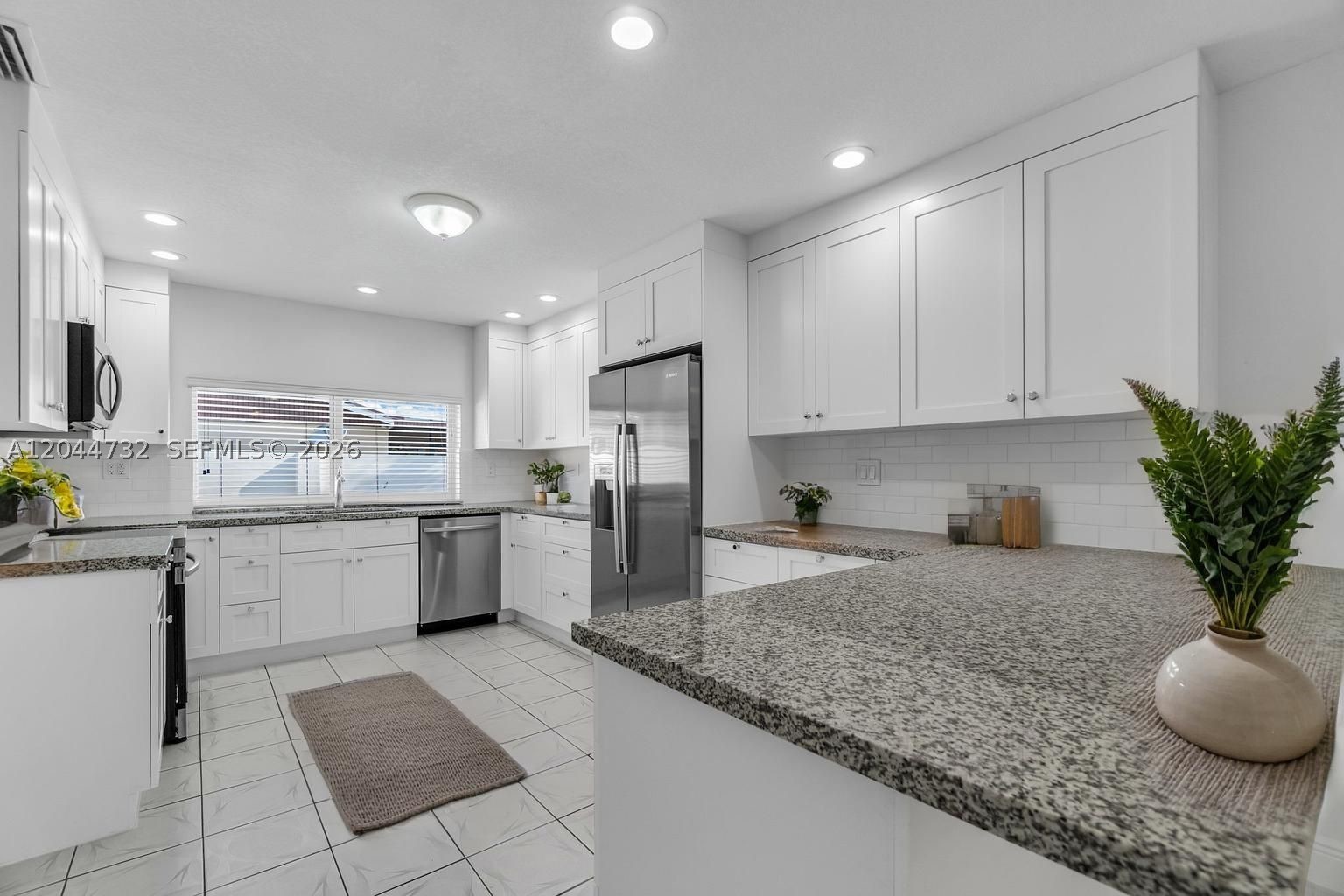 SUNSET GARDENS - Residential Lease