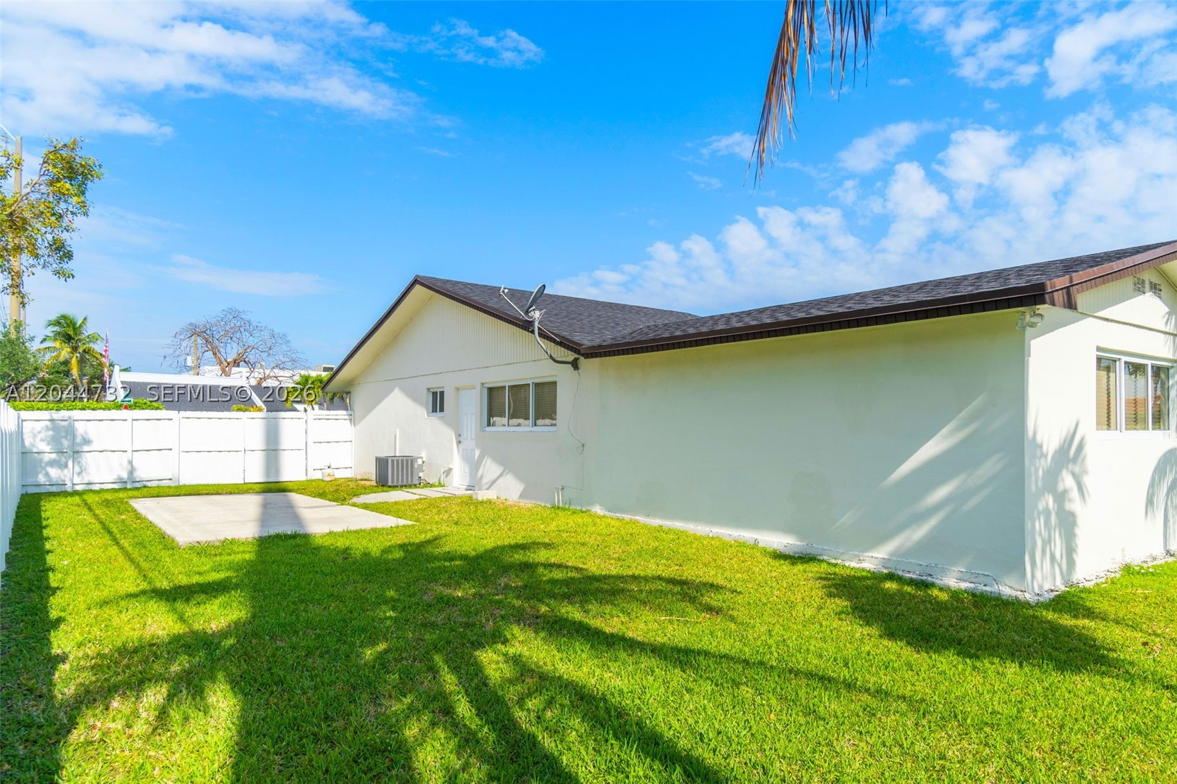 SUNSET GARDENS - Residential Lease