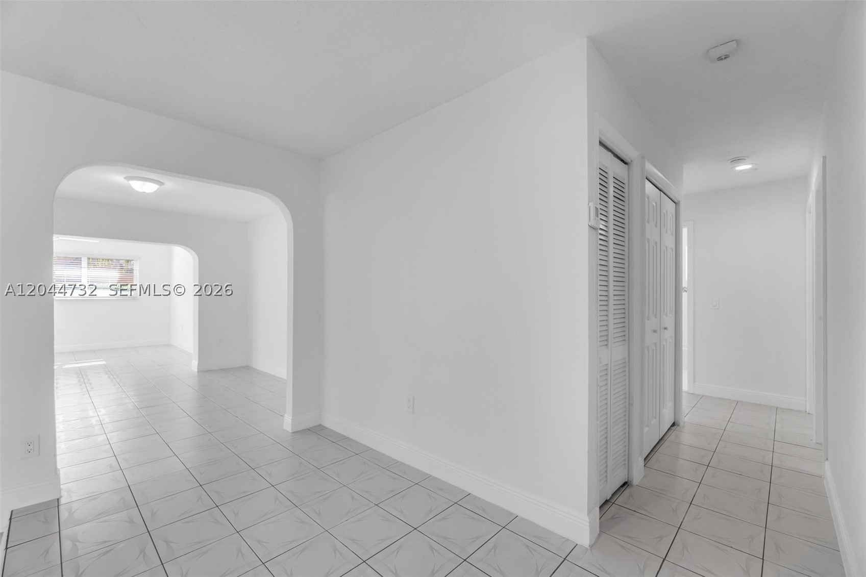SUNSET GARDENS - Residential Lease
