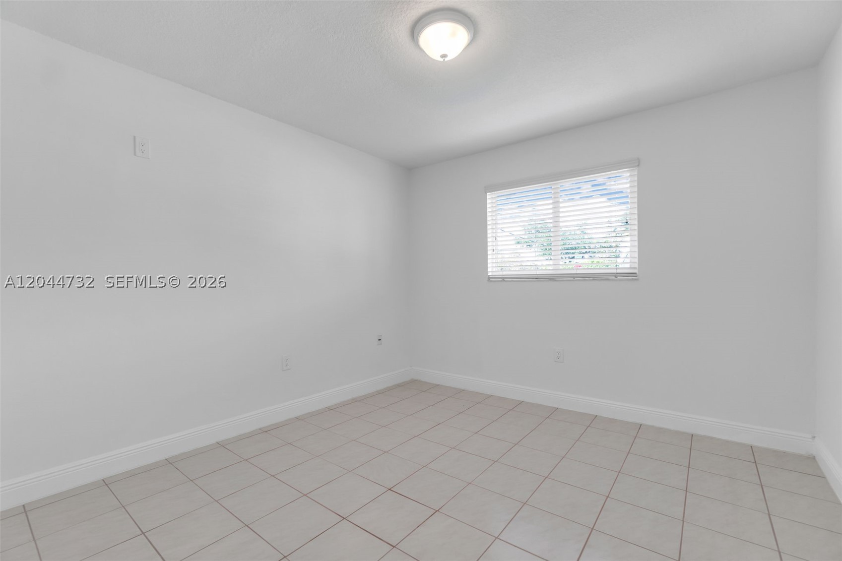 SUNSET GARDENS - Residential Lease