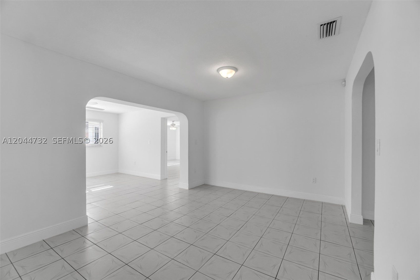 SUNSET GARDENS - Residential Lease