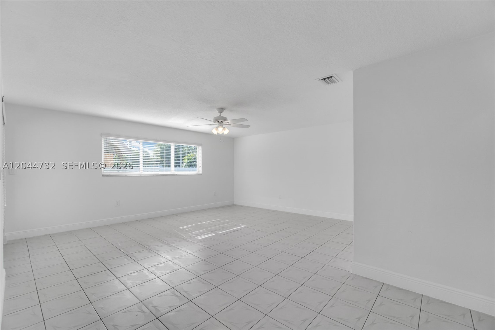 SUNSET GARDENS - Residential Lease