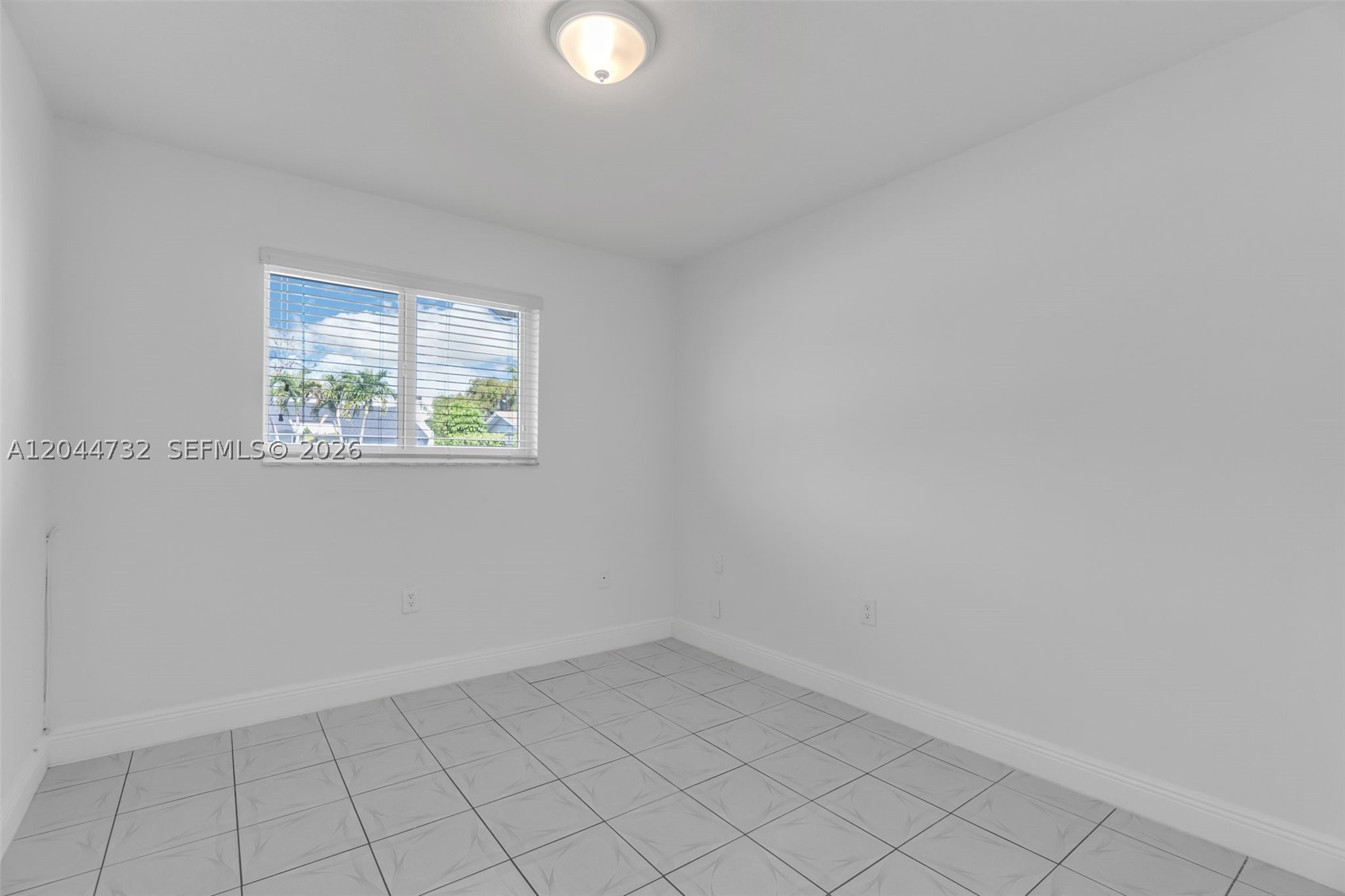 SUNSET GARDENS - Residential Lease