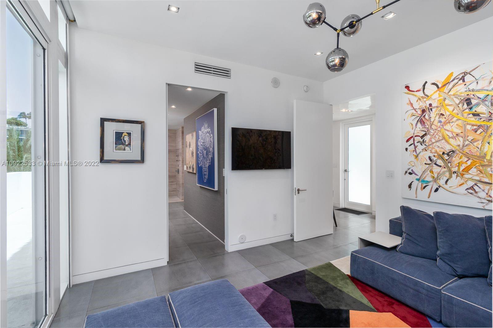 CONTINUUM ON SOUTH BEACH - Residential