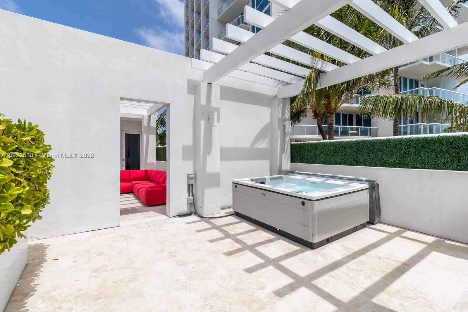 CONTINUUM ON SOUTH BEACH - Residential