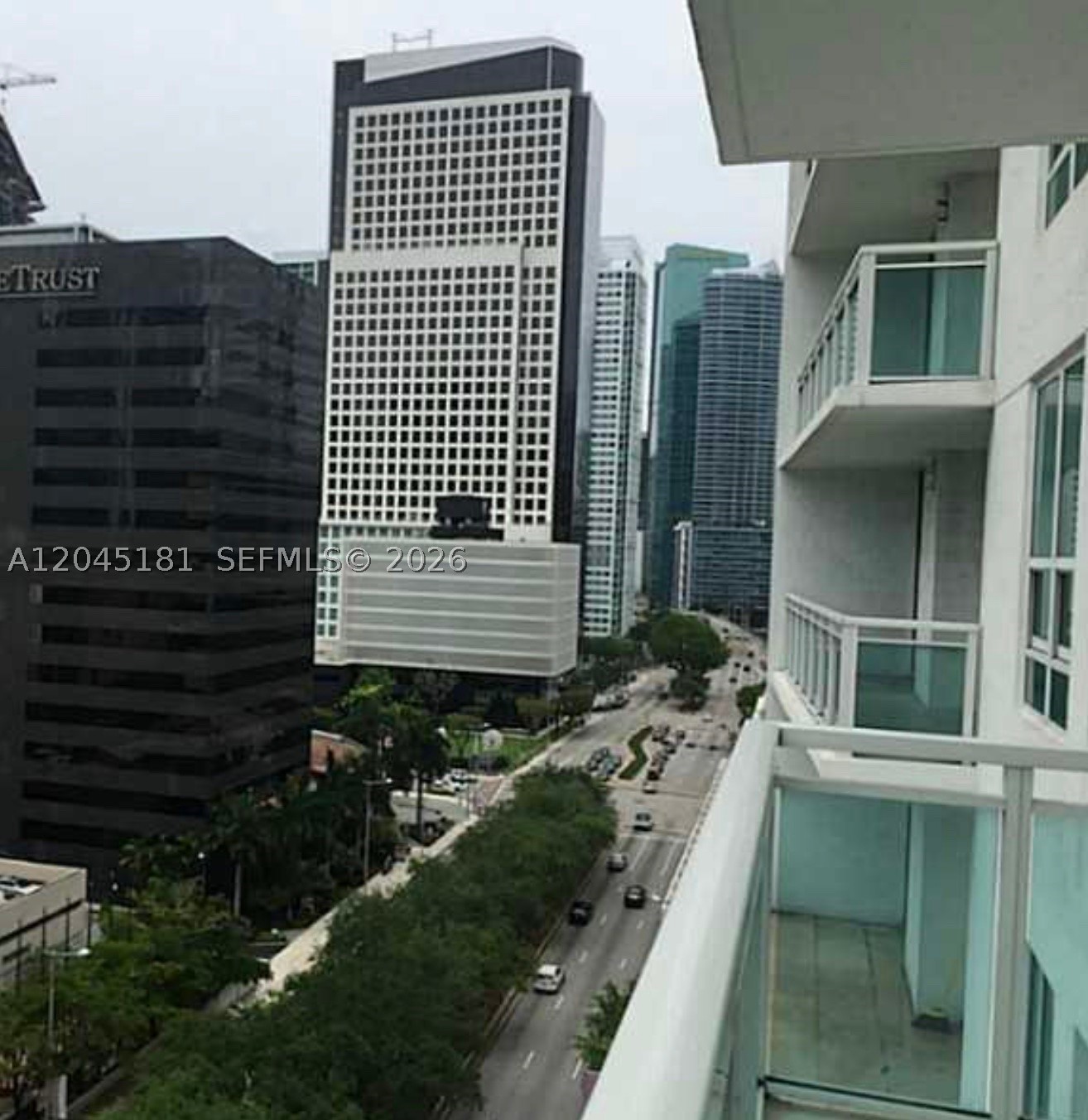 THE PLAZA 901 BRICKELL CO - Residential Lease