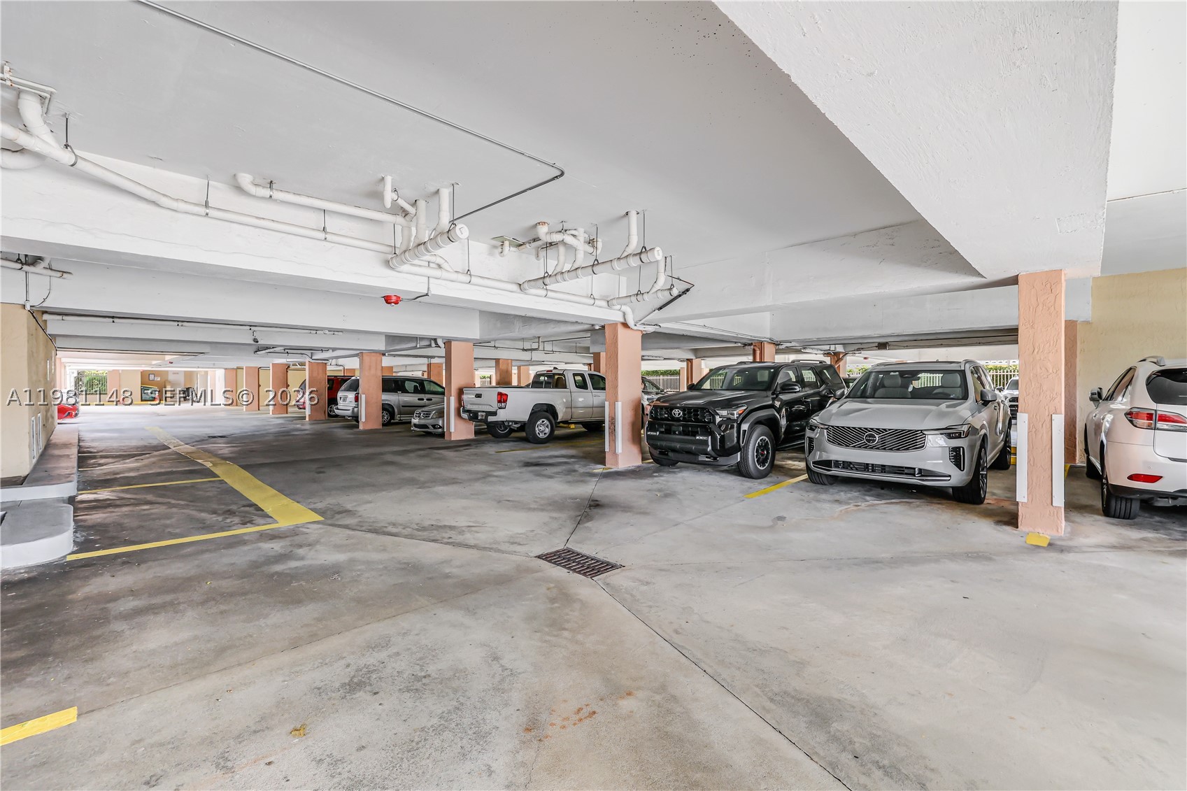 ABBOTT GARDENS CONDO - Residential