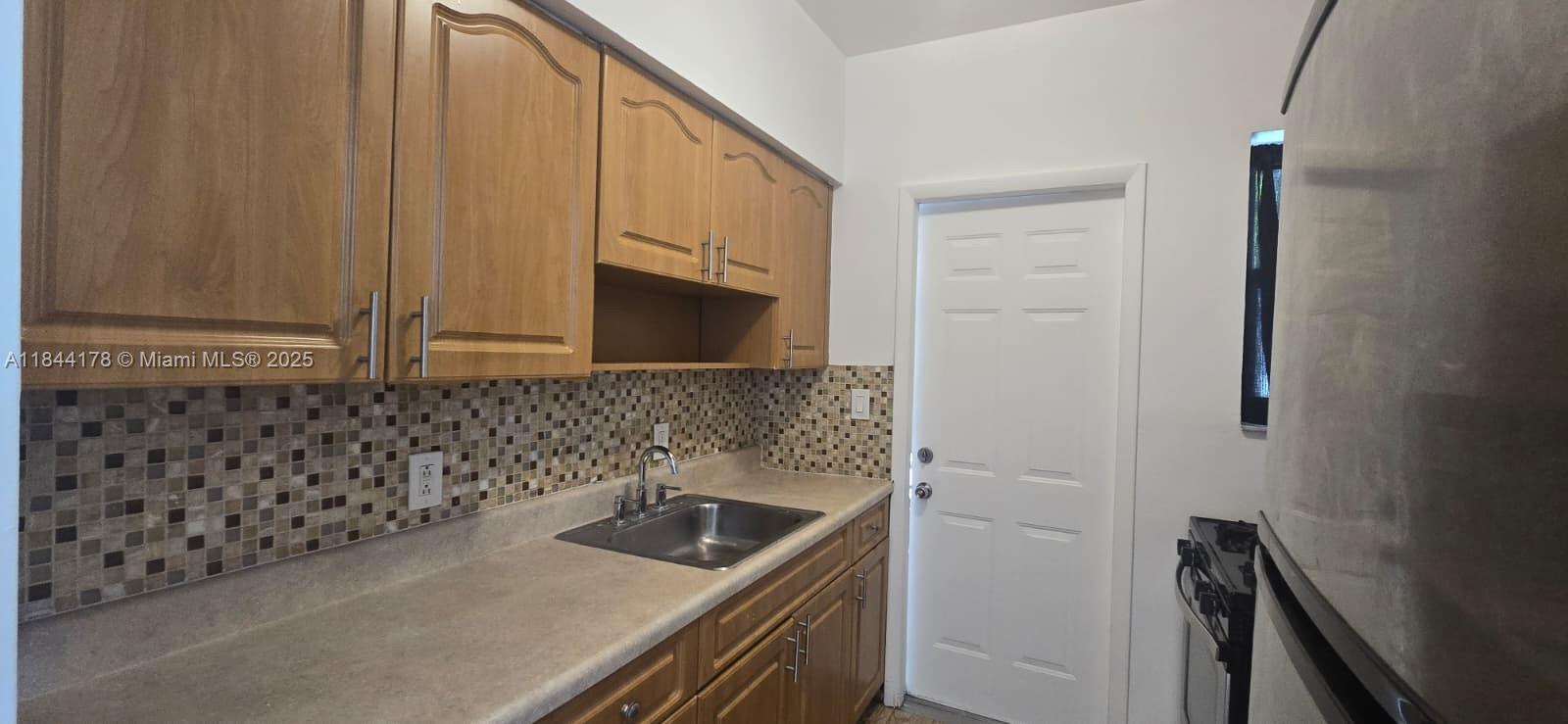 HAPPY APARTMENTS CONDO - Residential Lease