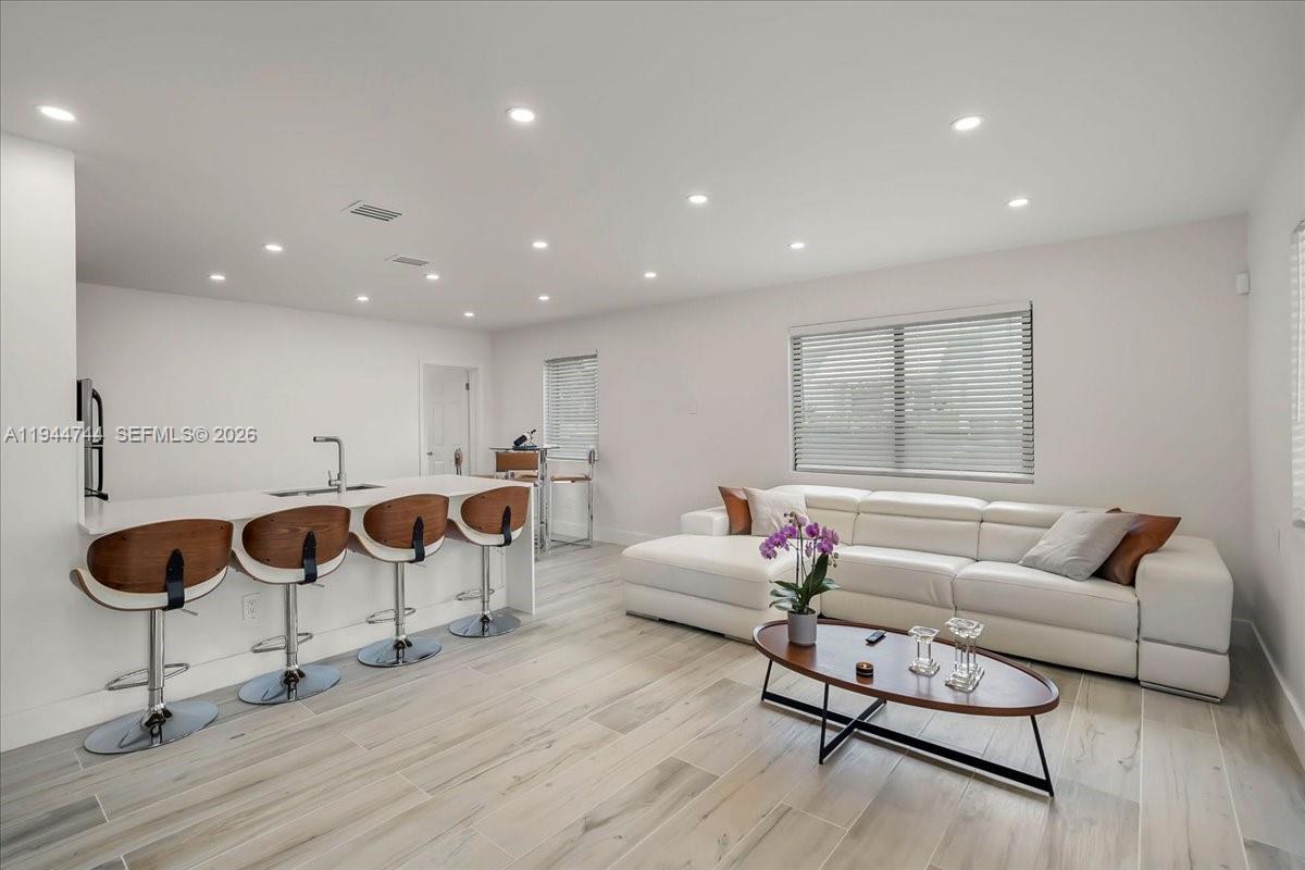 SHADOWLAWN EXTENSION SUB - Residential