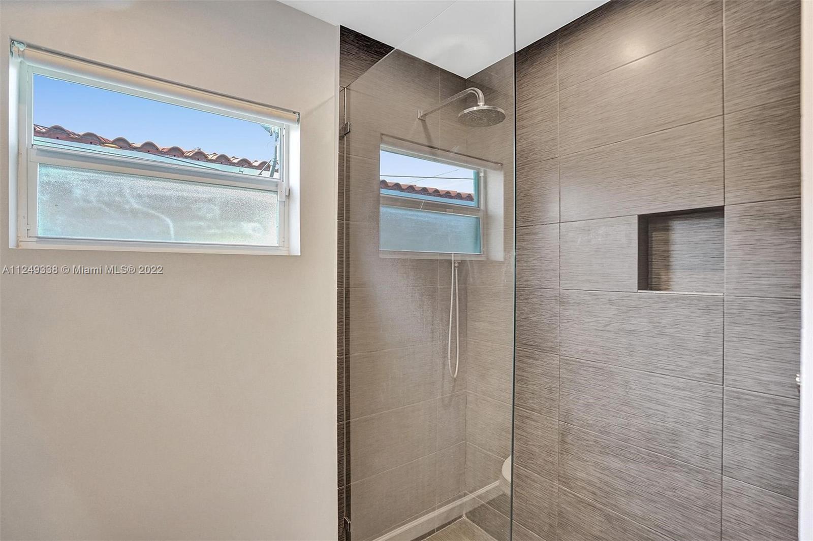 ALTOS DEL MAR NO 4 - Residential Lease