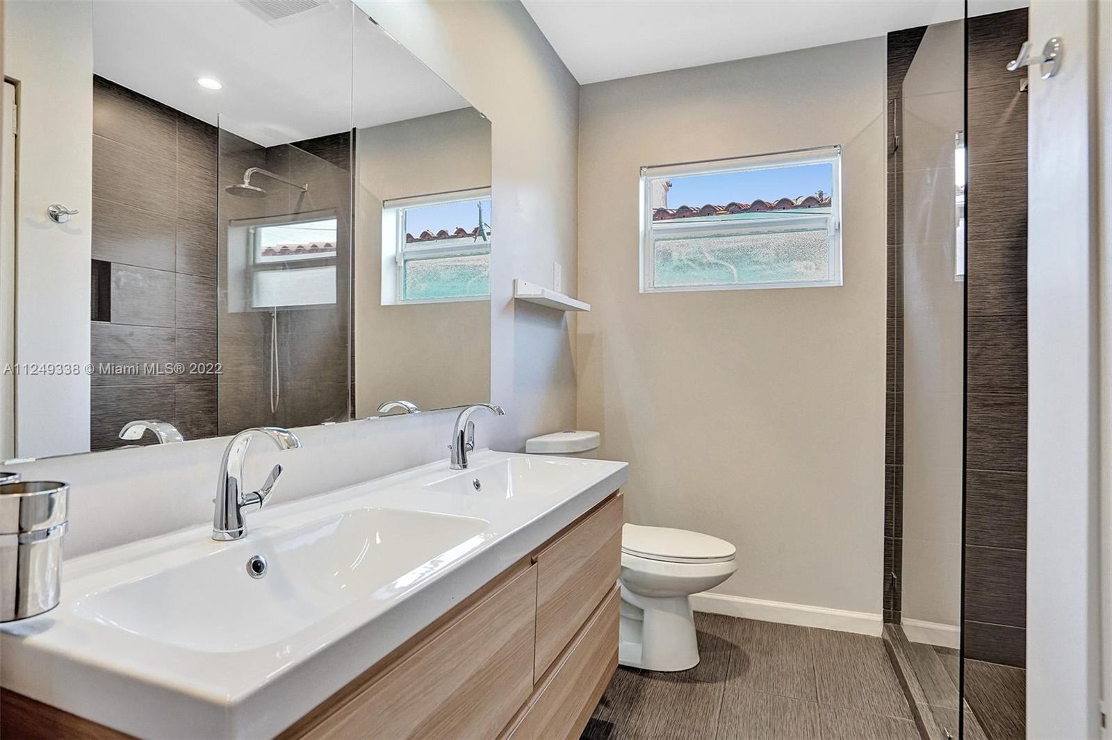 ALTOS DEL MAR NO 4 - Residential Lease