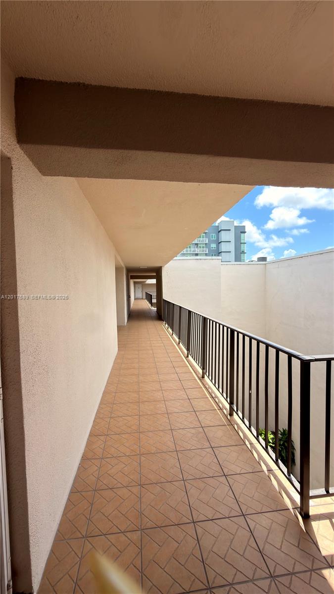 EL LAGO CONDO - Residential