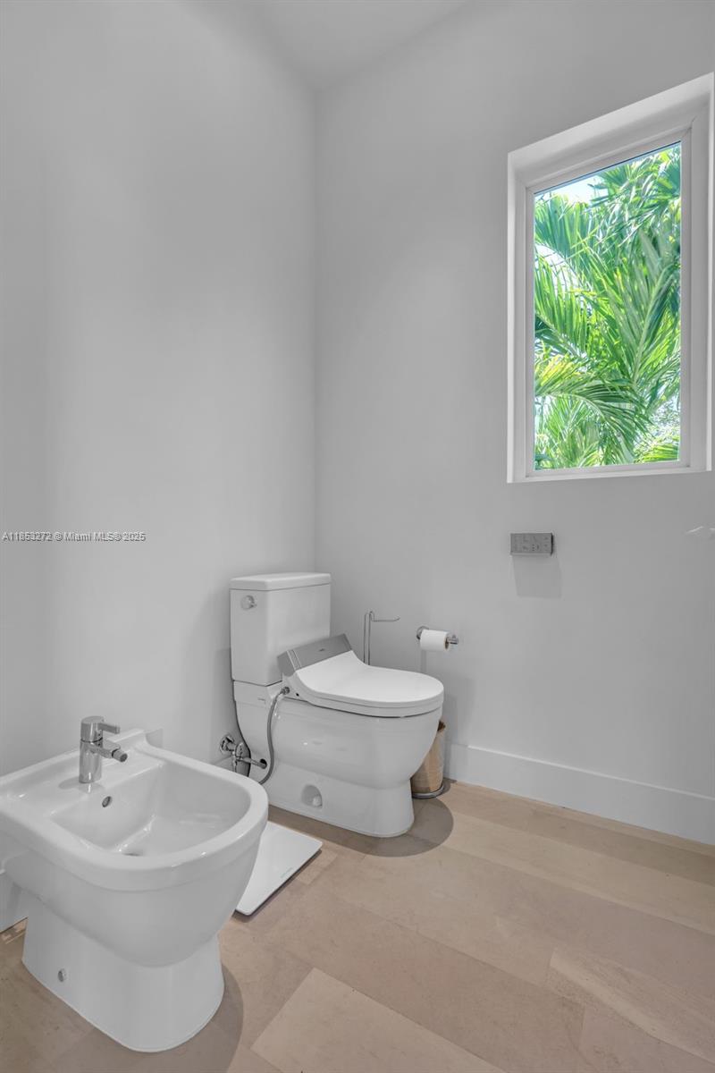 TROPICAL ISLE HOMES SUB 4 - Residential