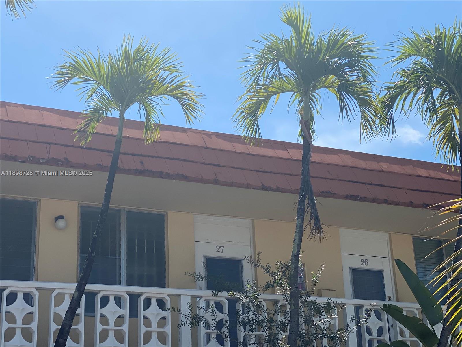 SOUTHERN STAR CONDO - Residential