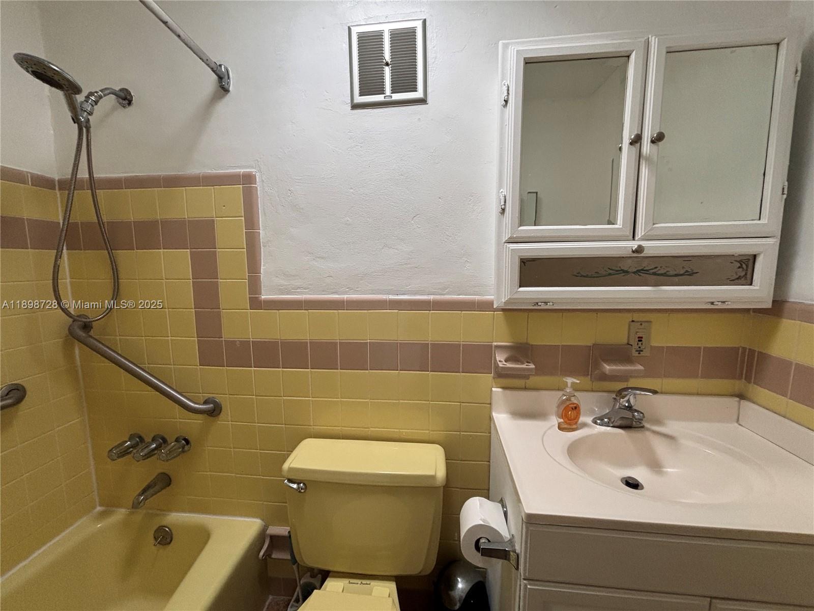 SOUTHERN STAR CONDO - Residential